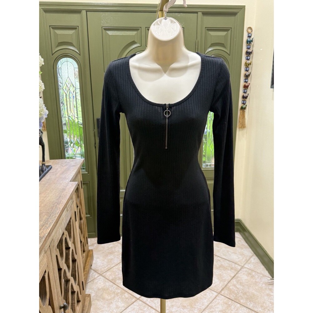 XO black long sleeve ribbed bodycon dress – size XS